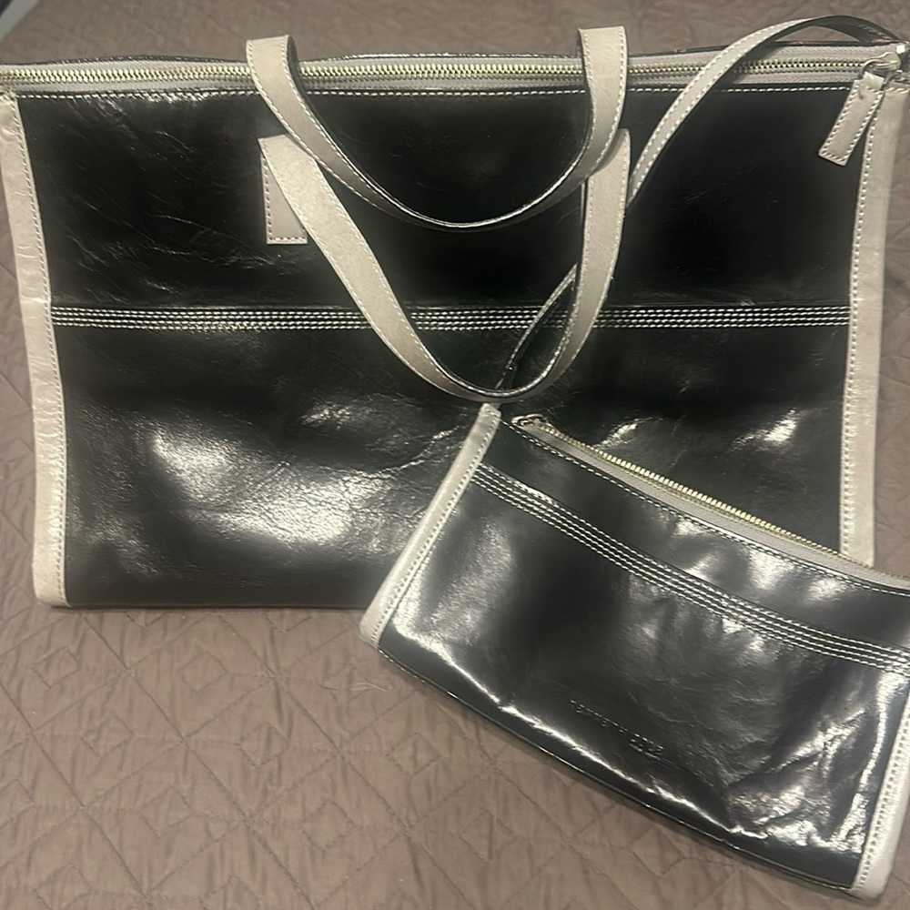 Kenneth Cole New York two-piece set leather tote and small shoulder bag